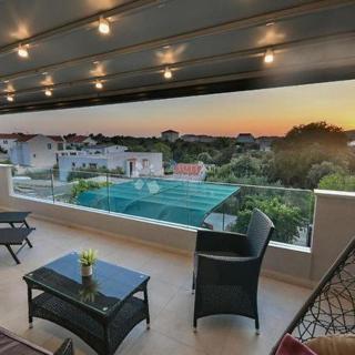 Hiša Kanica, Rogoznica, 360m2