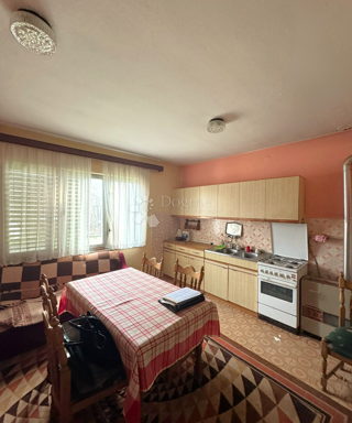 Hiša Veliko Trojstvo, 244m2