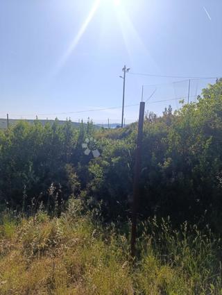 Zemljišče 768m2 – mir, dostop in gradnja