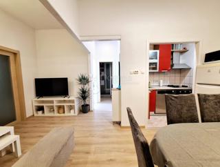 Stanovanje Omiš, 60m2