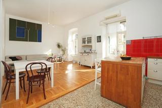 Čudovito stanovanje blizu tržnice s teraso