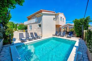 Hiša s pogledom na morje - 900 m od plaže