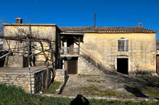 KANFANAR – kamnita hiša s čudovitim sončnim vrtom