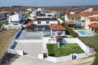 Hiša Svetvinčenat, 180m2