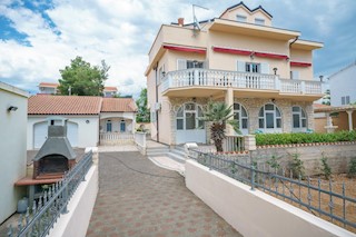 Hiša Srima, Vodice, 270m2