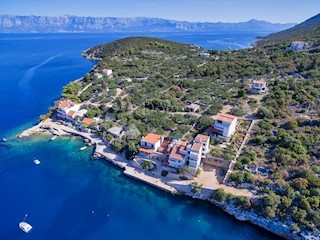 Zemljišče Hvar, 850m2