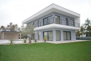 MODERNA HIŠA V GRADNJI