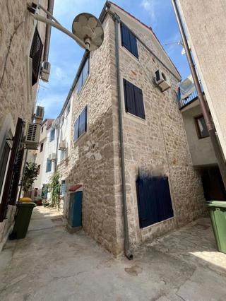 Hiša Betina, Tisno, 81m2