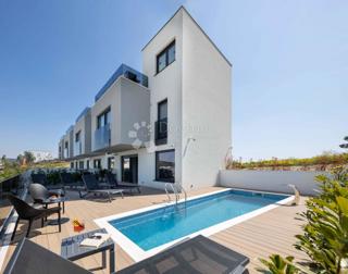 TROGIR/ČIOVO - ČUDOVITA VILA Z BAZENOM IN RAZGLEDOM