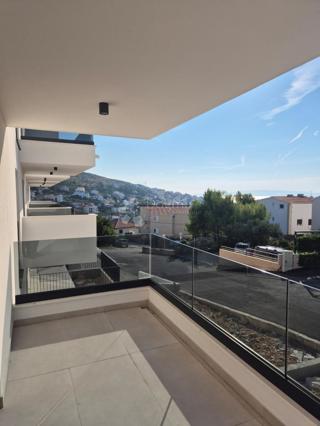 Stanovanje Okrug Gornji, Okrug, 85,83m2 