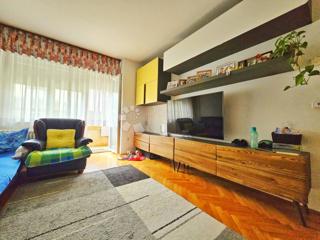 Stanovanje Centar, Pula, 81,85m2