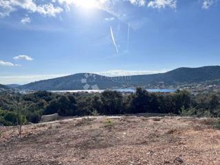 Zazidljivo zemljišče Vinišće, Marina, 1.052m2