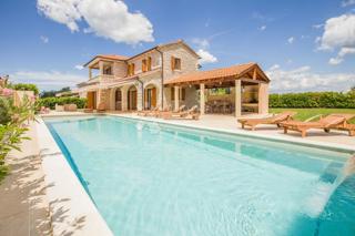 Hiša Višnjan, 200m2