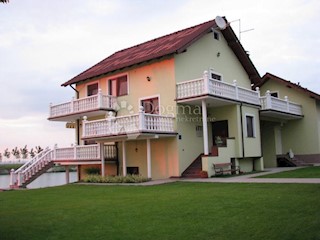 Hiša Grabovac, Čeminac, 300m2