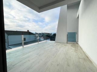 NOVO ZGRAJENO STANOVANJE V BLIZINI PLAŽE