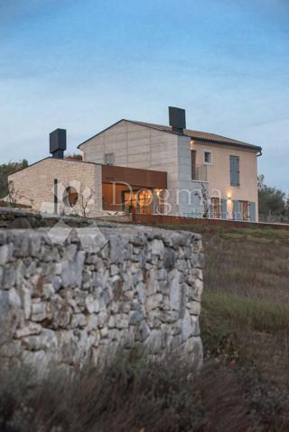 Hiša Rovinj, 200m2