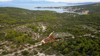 Kmetijsko zemljišče 1482 m2 - Grohote, Šolta