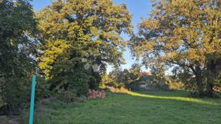 Gradbeno zemljišče površine 1968 m2, 2 km od morja, 80 EUR/M2