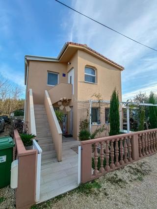 HIŠA NA PRODAJ OTOK VIR