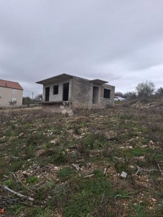 Hiša Benkovac, 64m2