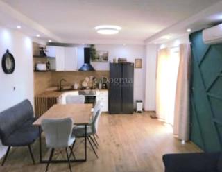 Stanovanje Dugi Rat, 89,98m2