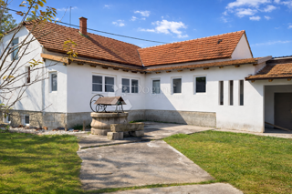 Hiša Cerina, Čazma, Gornji dragičevci , 200m2