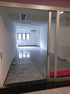 Poslovni prostor Viškovo, 32,30m2