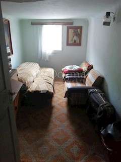 Čabar, hiša v centru