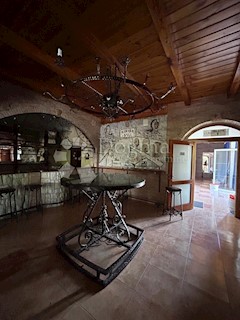 Poslovni prostor Permani, Matulji, 1.800m2