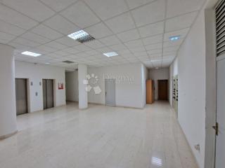 Poslovni prostor Split 3, Split, 277,70m2