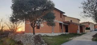 Čudovita hiša v fazi roch bau, uporabna bivalna površina 181,61 m2
