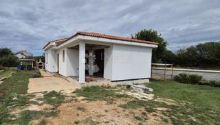 Hiša Monteserpo - Komunal, Pula, 81m2