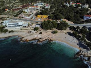 PRIMOŠTEN - PRITLIČJE PRVA VRSTA DO MORJA