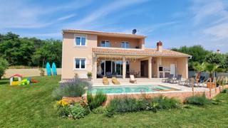 Čudovita hiša le 3 km od morja za bivanje ali investicijo