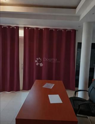 Poslovni prostor Makarska, 27m2