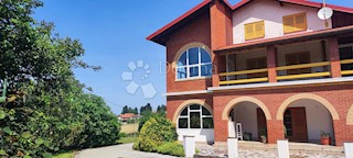 Hiša Varaždin Breg, Gornji Kneginec, 529m2