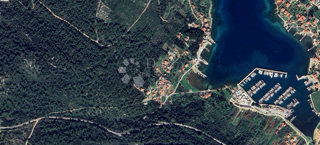Stavbno zemljišče Lukoran – 2.282 m2 na vhodu v mesto