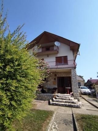 Hiša Centar, Virovitica, 180m2