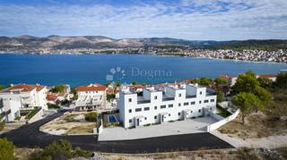 TROGIR/ČIOVO - ČUDOVITA VILA Z BAZENOM IN RAZGLEDOM