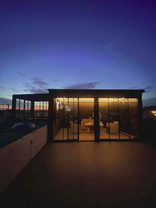 Luksuzni penthouse – strešna terasa in pogled na morje