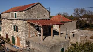 Hiša Grohote, Šolta, 85m2