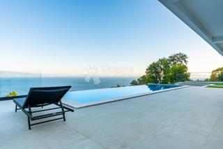 ODLIČNA MODERNA VILA S PANORAMSKIM RAZGLEDOM NA KVARNER