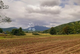 Zemljišče Ogulin, 2.300m2