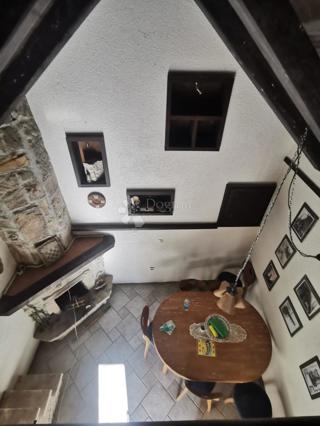 Hiša Duće, Dugi Rat, 16m2