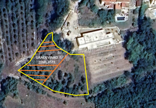 Zemljišče s projektom v Motovunu