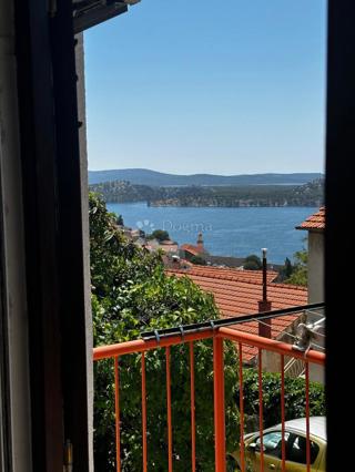 Hiša z dvema stanovanjema – pogled na zaliv