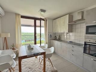 NAJBOLJŠA LOKACIJA V MARČANI, APARTMA 1. VRSTA DO MORJA