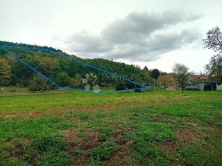 Privlačno zemljišče s panoramskim razgledom na Gacko dolino 