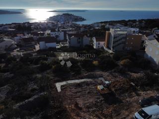 PRIMOŠTEN - VRHUNSKA LOKACIJA, STANOVANJE V PRITLIČJU