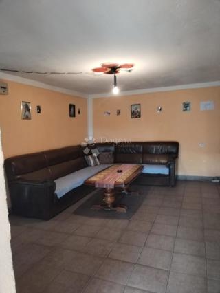 Hiša Donje Mekušje, Karlovac - Okolica, 1.233m2